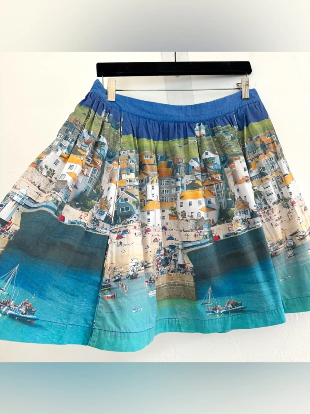 Boden St. Ives Florence Harbour Beach Seaside Scene Printed Pleated A-Line Skirt